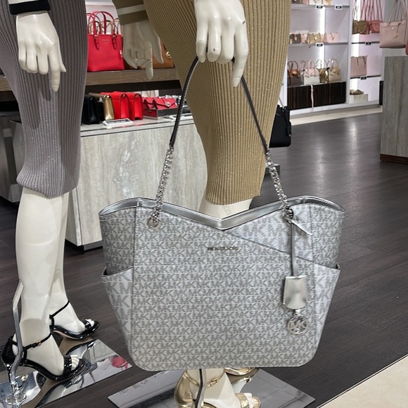 Michael Kors Jet Set Travel Large Chained Tote Shoulder Bag MK 
Silver

NWT - Picture 6 of 16